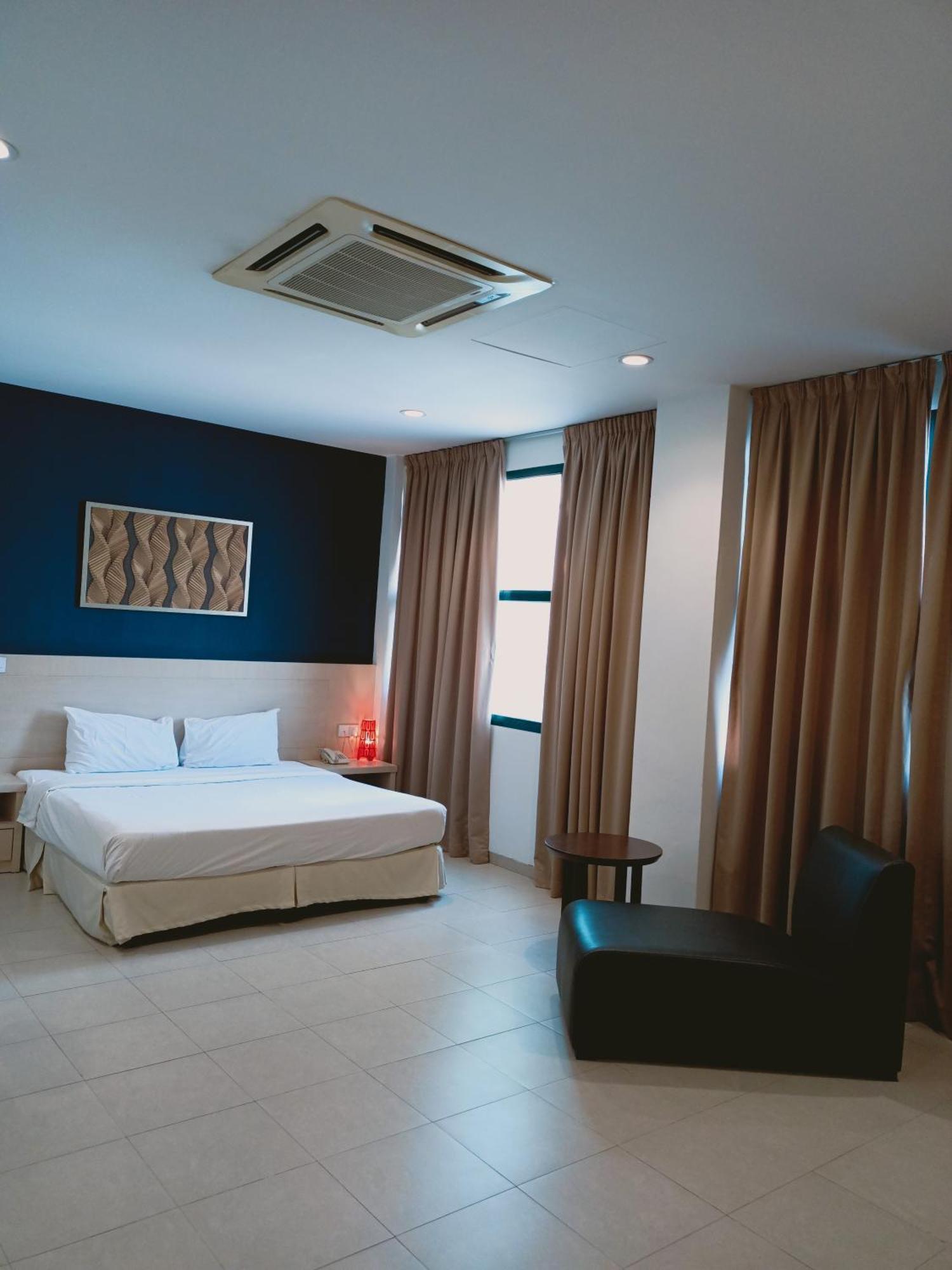 Golden View Serviced Apartments Tanjung Tokong Екстер'єр фото