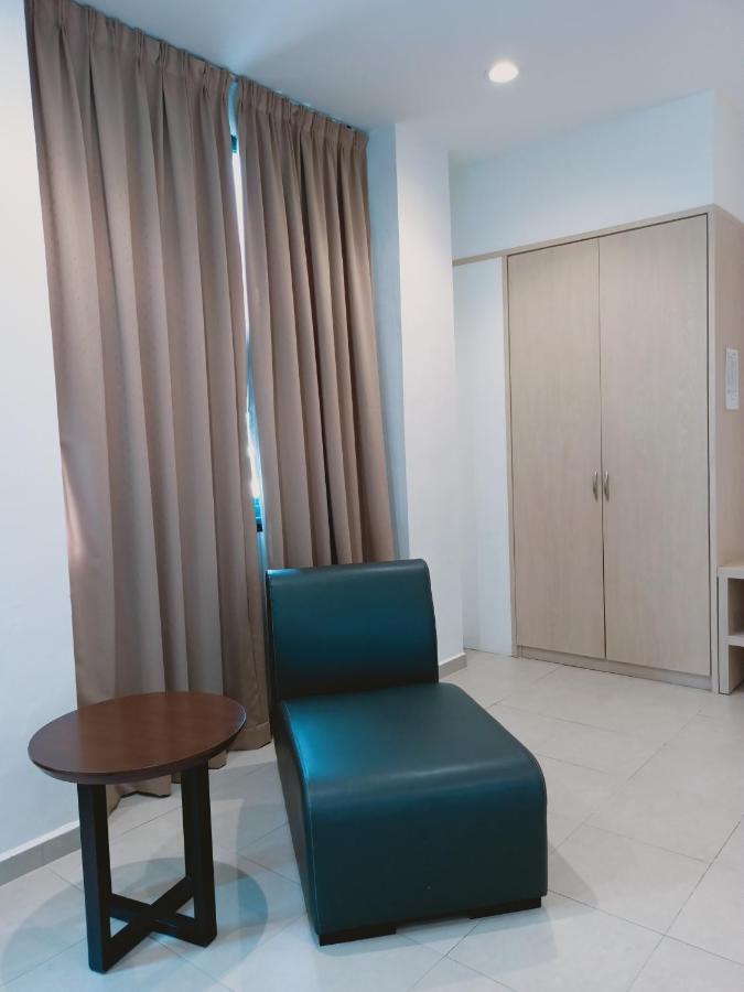 Golden View Serviced Apartments Tanjung Tokong Екстер'єр фото