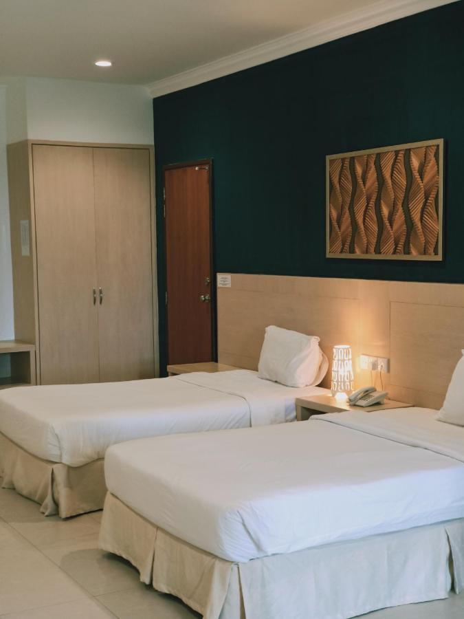 Golden View Serviced Apartments Tanjung Tokong Екстер'єр фото