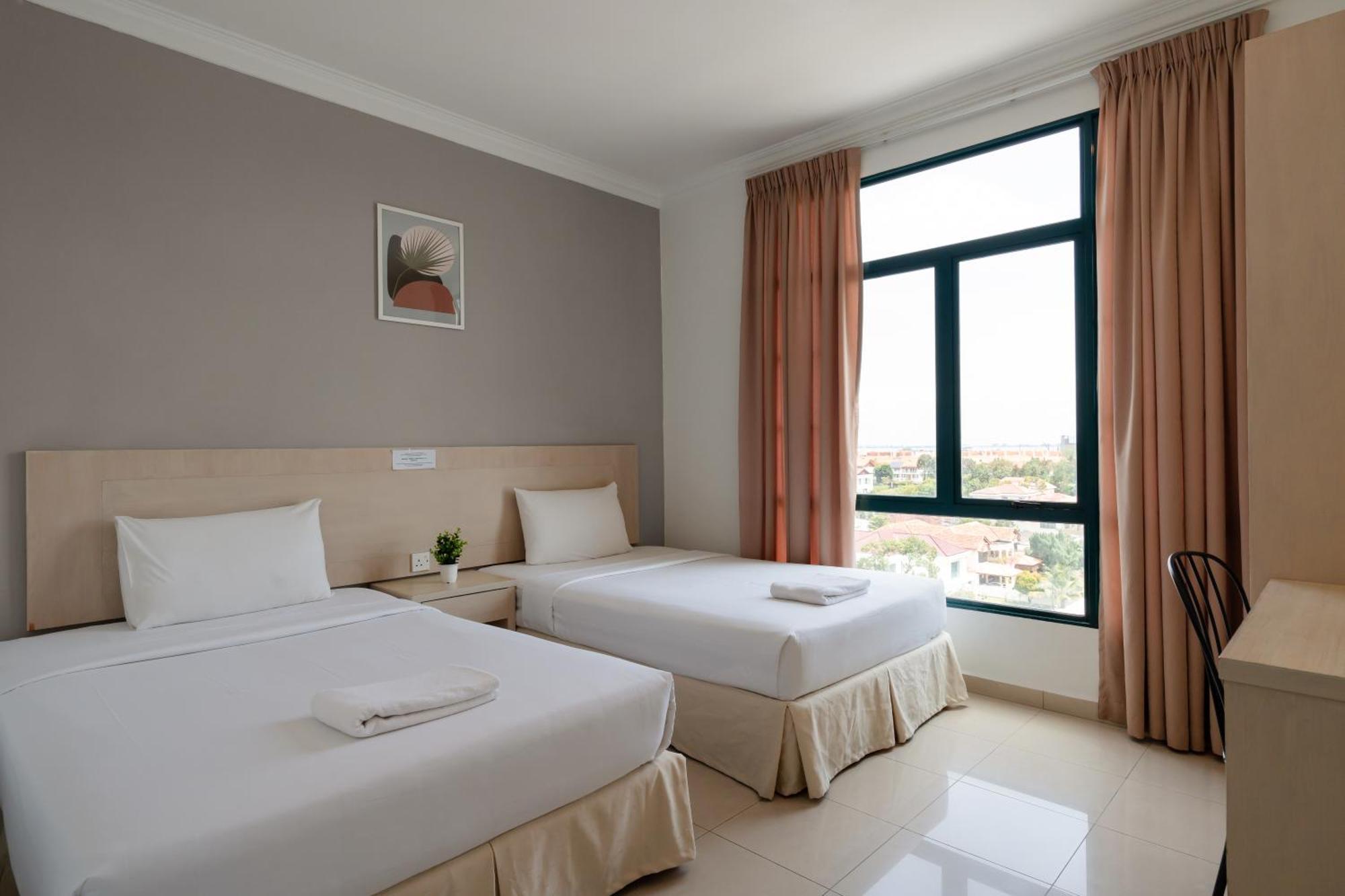 Golden View Serviced Apartments Tanjung Tokong Екстер'єр фото