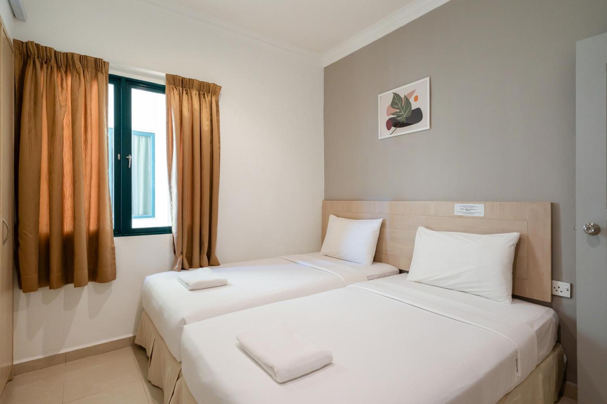 Golden View Serviced Apartments Tanjung Tokong Екстер'єр фото