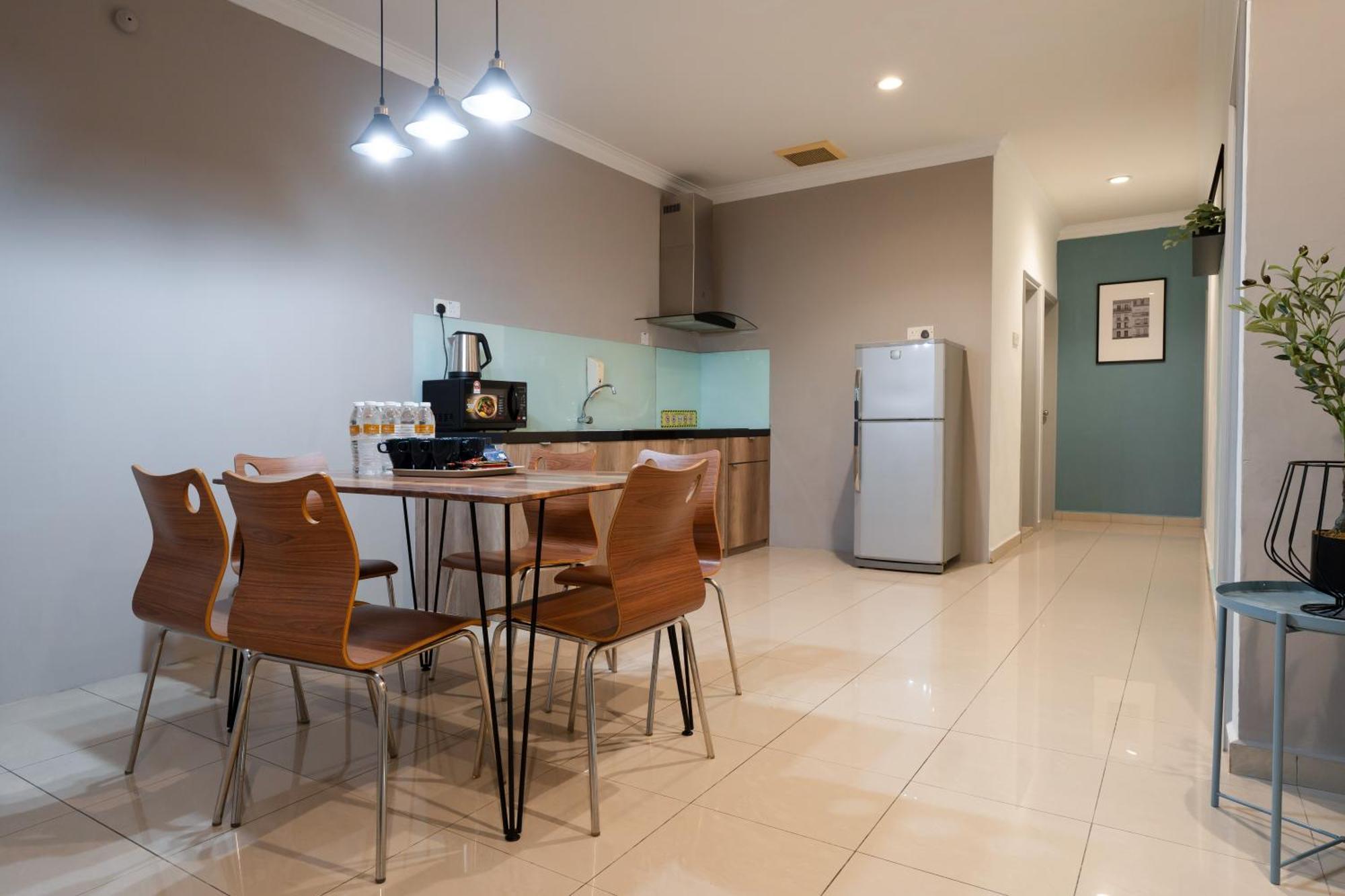 Golden View Serviced Apartments Tanjung Tokong Екстер'єр фото
