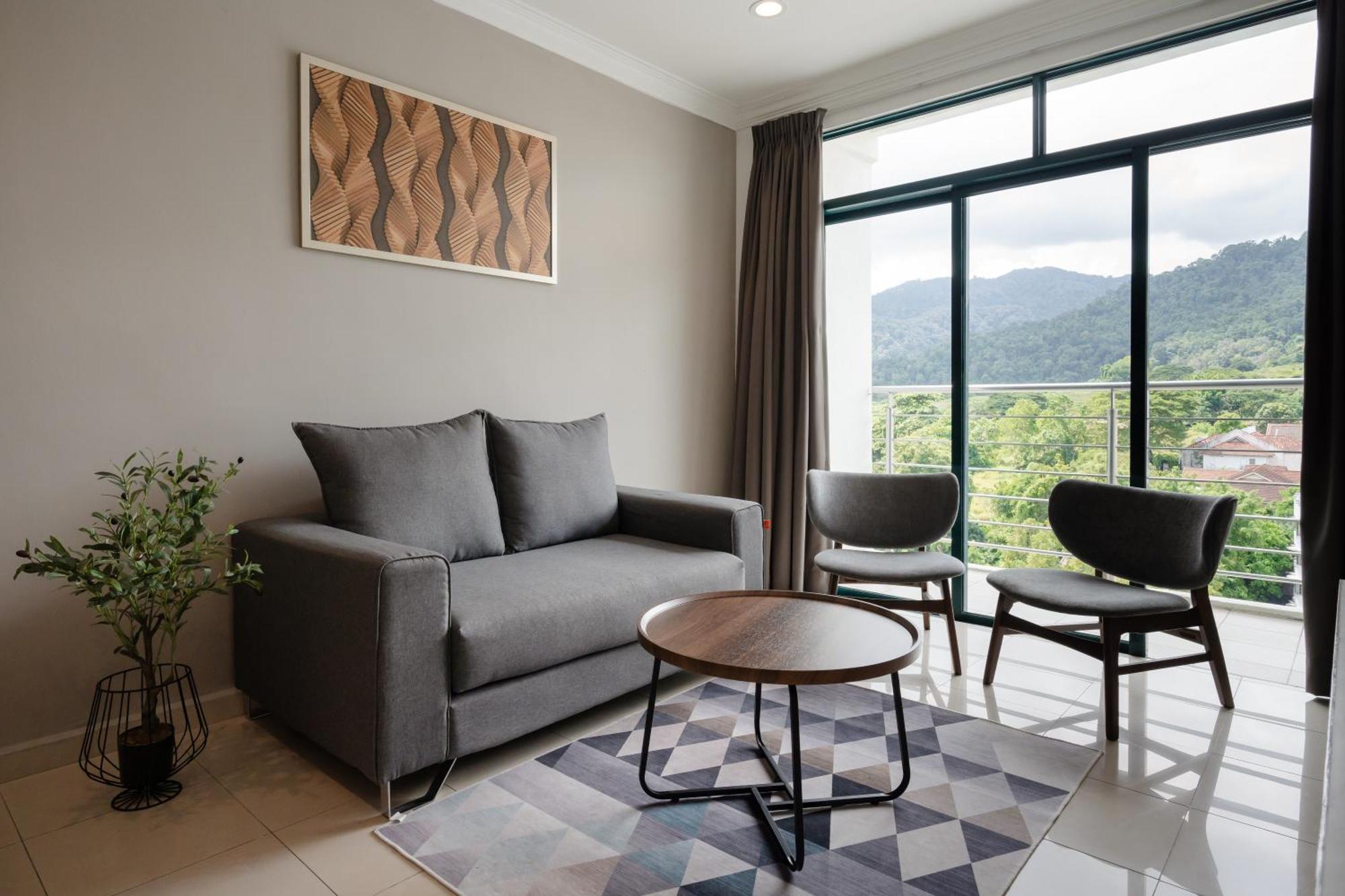 Golden View Serviced Apartments Tanjung Tokong Екстер'єр фото