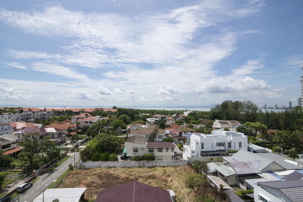 Golden View Serviced Apartments Tanjung Tokong Екстер'єр фото