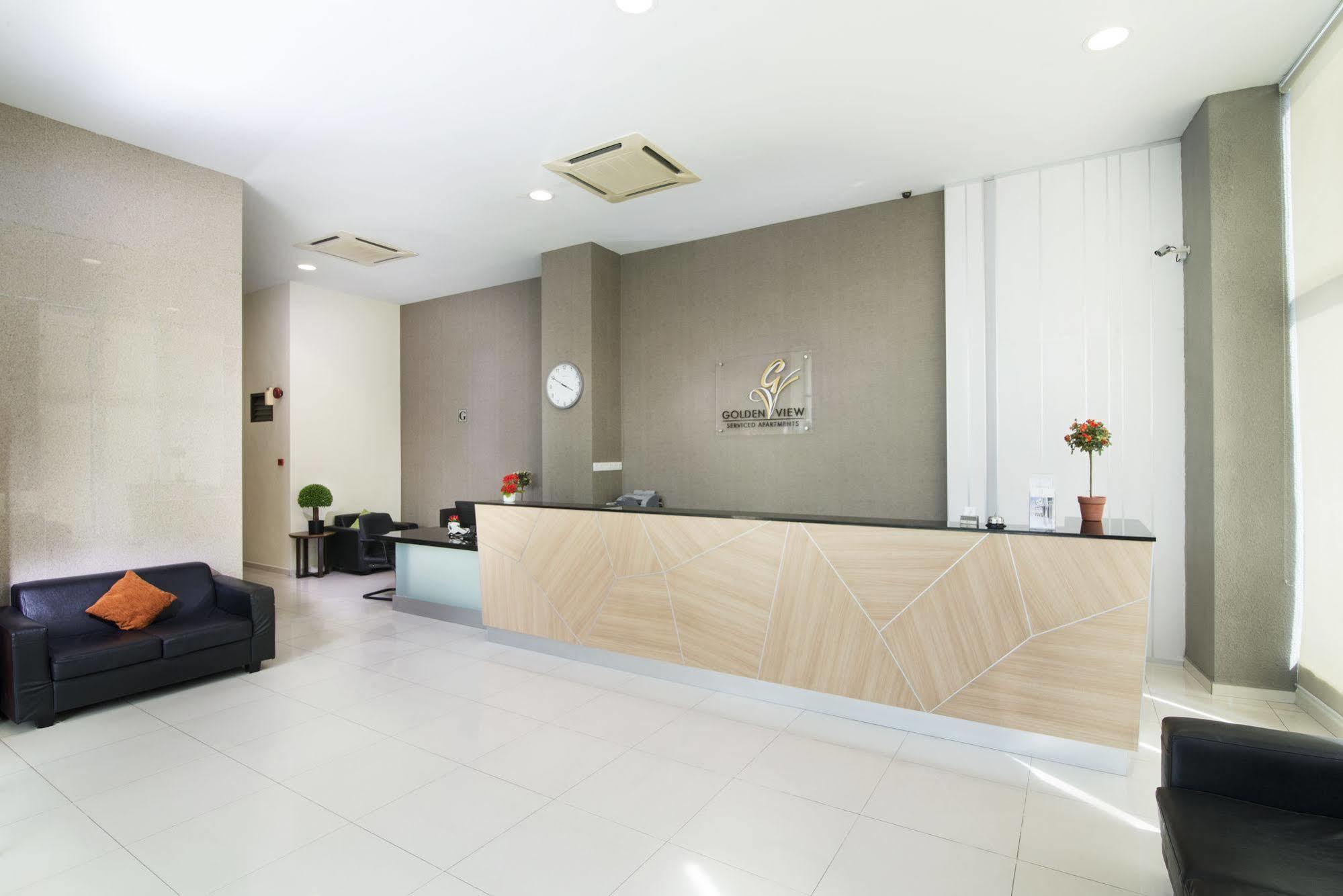 Golden View Serviced Apartments Tanjung Tokong Екстер'єр фото