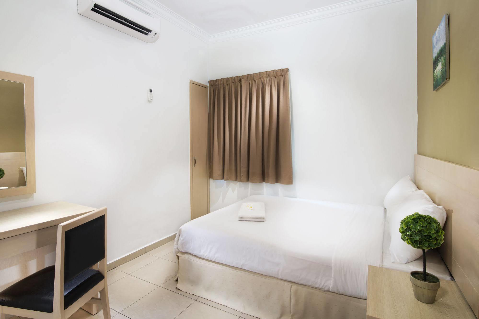 Golden View Serviced Apartments Tanjung Tokong Екстер'єр фото
