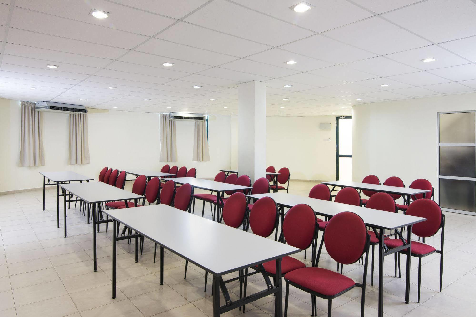 Golden View Serviced Apartments Tanjung Tokong Екстер'єр фото