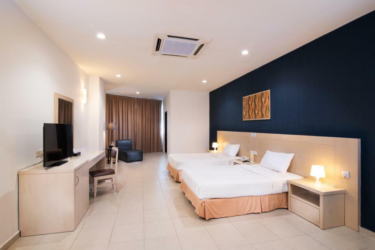 Golden View Serviced Apartments Tanjung Tokong Екстер'єр фото