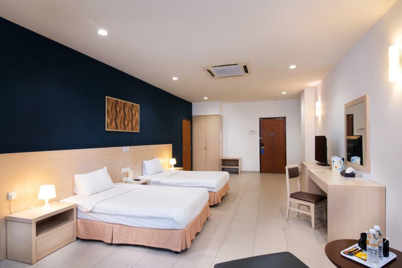 Golden View Serviced Apartments Tanjung Tokong Екстер'єр фото